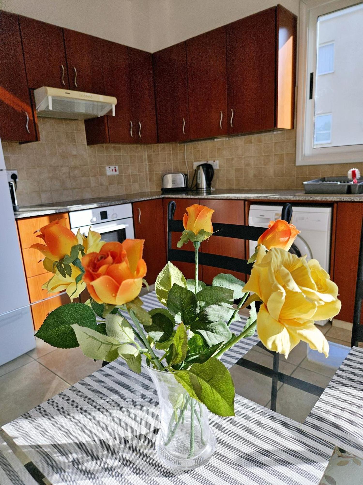 The Brightstay Paphos, 2 Bed Apt, Paphos Riviera, Universal מראה חיצוני תמונה